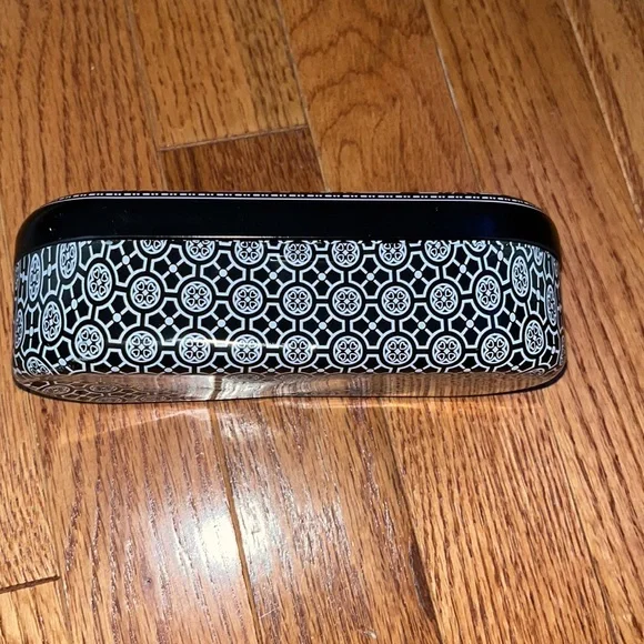 Brighton Sunglass Case Tin Black White Floral Flip Top Metal - Picture 2 of 3